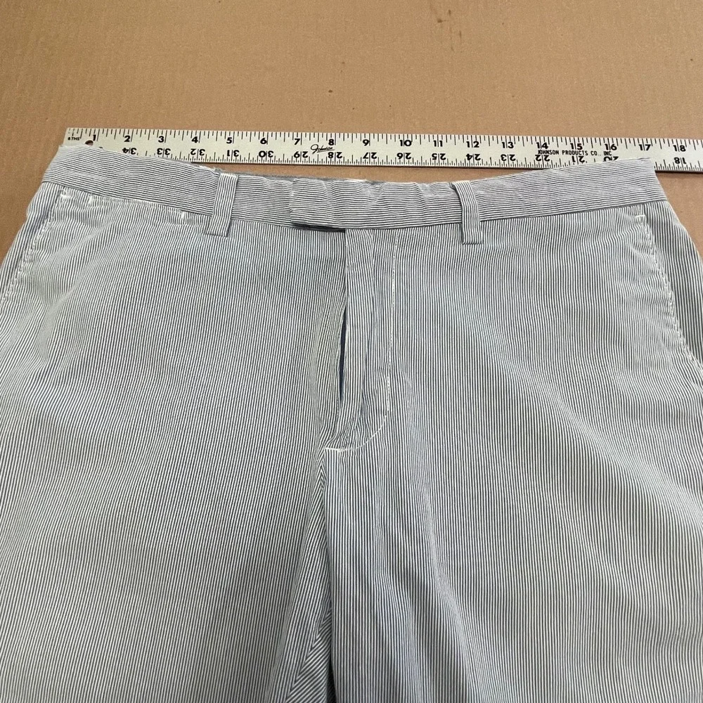 Banana Republic Men's Size 32 Seersucker Blue/White Belted Back Hidden‎ Closure